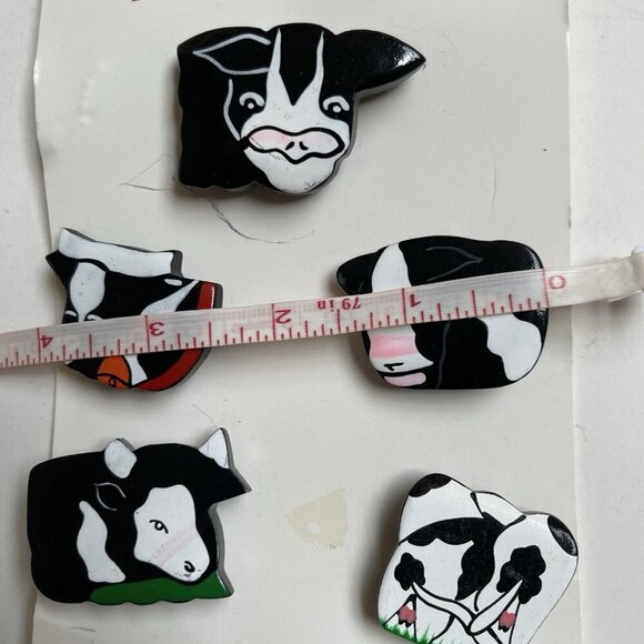 Set of 5 Cow Button Covers Black White Pink Wood NEW Funny - Picture 4 of 4
